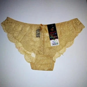 5 ST NYA TROSOR XL - Helt nya trosor i spets, storlek XL! Jättefina med lappar kvar! Fem stycken, frakt ingår! ☺️ 