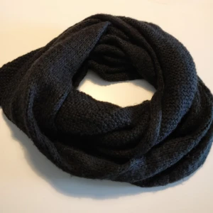  - Tubhalsduk från Cubus.