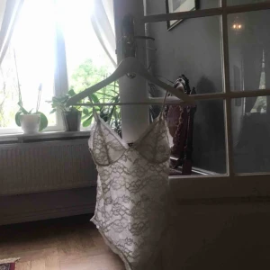  - Spetsbody från Bikbok.