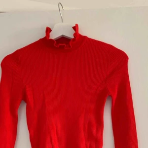  - Från gina tricot, testad men aldrig använd! Köparen står för frakt 39 kr. 