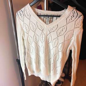 Never been worn Knitted Sweater Color: white 