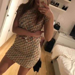  - Helt nytt sett från zara Köparen står för frakten