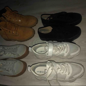  - Storlekar 37 och 38, finns i Mölndal, köparen står för frakt