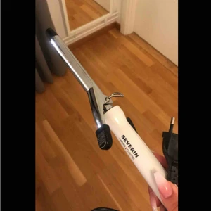  - Locktång, haft den i 3 år men använt den typ 5 gånger, fungerar bra inga problem med den. 