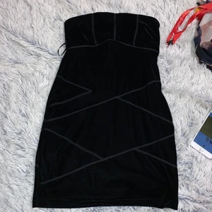 Klänning från JC - Använd en gång i typ 2 timmar, storlek XS. Superskönt material. Säljer den för 100kr.            Skriv till mig för flera bilder och diskution om priset;)