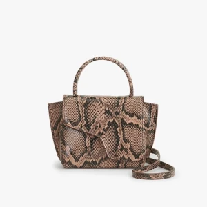 ATP ATELIER MONTALCINO HANDBAG BROWN PRINTED SNAKE - Helt oanvänd, köptes i våras men har bara blivit liggandes kvar i sin dust bag och inte kommit till användning.                        Orginalpris 4 500kr. 
