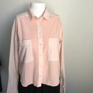 Rosa skjorta Bruuns Bazaar  - Ljusrosa skjorta från Bruuns Bazaar. Storlek S. Oanvänd.