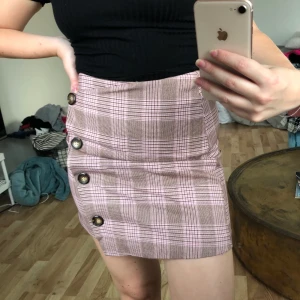 Kjol från Gina  - Väldigt bekväm och nästan aldrig använd 