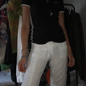 Vintage Adidas T-shirt  - En så fin adidas t-shirt i storlek💓