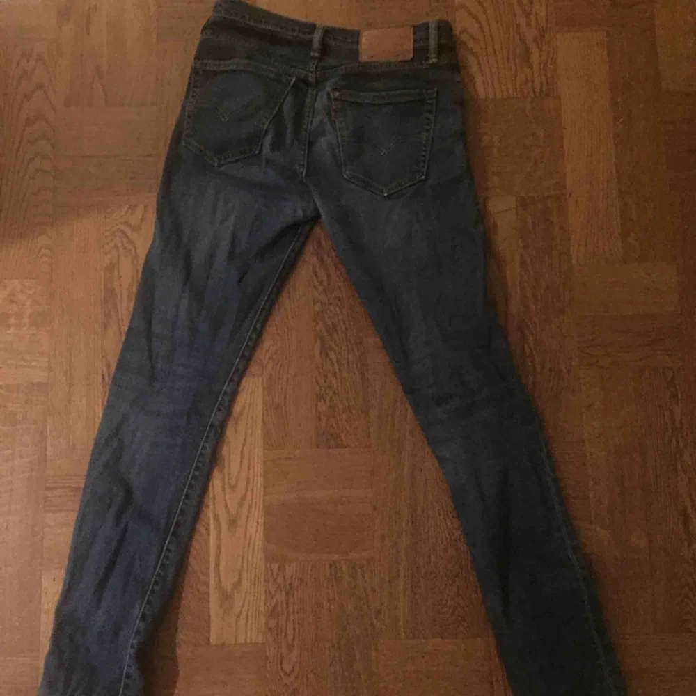 Levi’s jeans i rak modell. Jeans & Byxor.