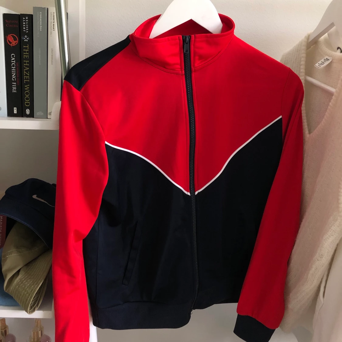 Röd Monki sport zipper - 90