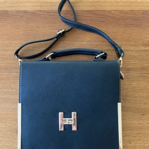 Väskan H - Jätte fin väska som ny 👌🏼
