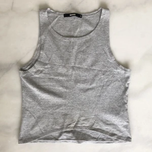 Bikbok - Basic linne från Bikbok. Sparsamt använt. Frakten är inräknad i priset!