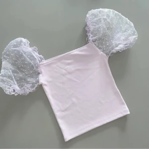 Lila topp - Säljer en lila topp med puffiga ärmar. Jätte fin pris kan diskuteras💗 