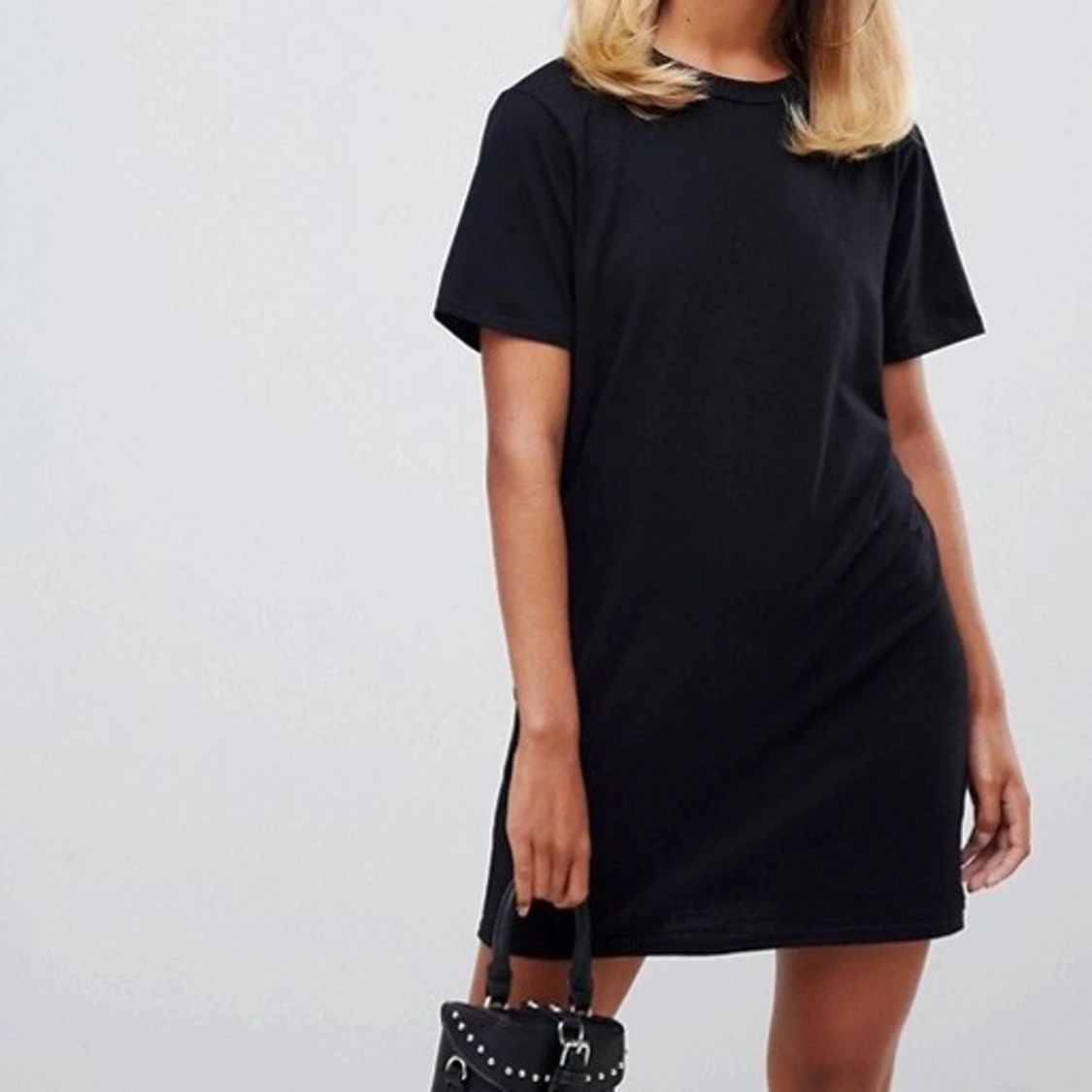 Svart t-shirtklänning  - 91