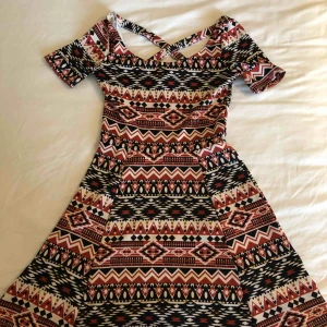  - Klänning från hm. Hel och ren