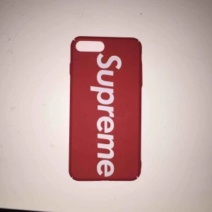  - Ett fake supreme skal som ser äkta ut, knappt använt de. Kan frakta❤️
