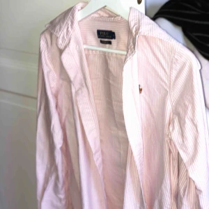  - Jättefin Ralph Lauren skjorta, använd bara några gånger. Som ny! 