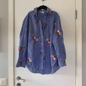  - Oversized skjorta från hm