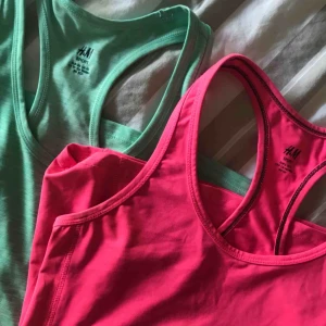  - 2 st linnen från HM sport.  Knappt använda!  Strl XS/S  Cerise och mintgröm