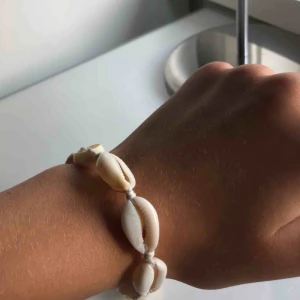  - Snyggt snäck armband! Kommer ej till användning💓