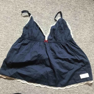  - Ett gulligt linne från Odd Molly. Helt oanvänt!