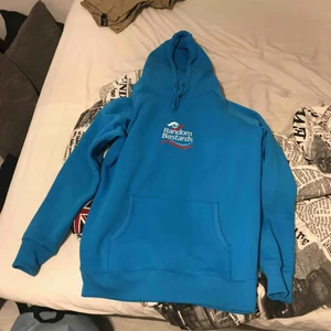  - RB hoodie!! Använd någon enstaka gång men det var tyvärr inte min stil, det går absolut att pruta vid snabb affär! 