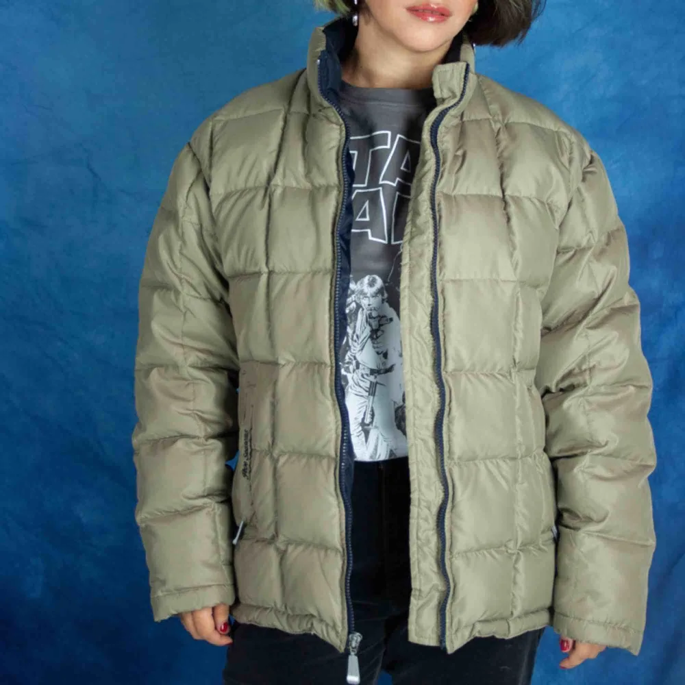 Natural down puffer jacket in olive green size S-M SIZE Label: 38, fits best M or loose S Model: 160/S-M Measurements: length: 66 cm pit to pit: 56 cm Free shipping . Jackor.