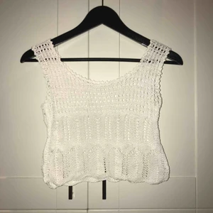  - Superfint virkat croppat linne 