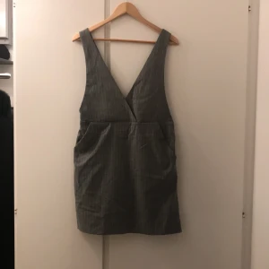 Kläning  - Som ny! Storlek 38 