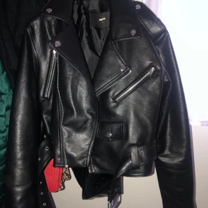 SkinnJacka  - Helt nu använt den 3 gånger den är i bra skick 