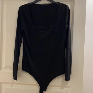 Body str L - Svart body 