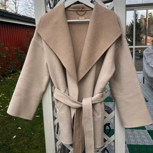 Jacka  - Yllejacka ifrån Massimo Dutti i mycket fint skick! Storlek small 