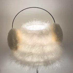 Öronmuffar - Vita öronmuffar i fint skick! 20kr + frakt🦋