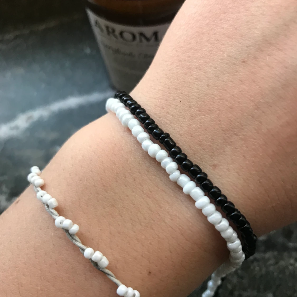 Svart o vitt halsband - 91