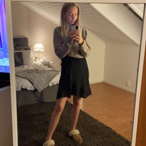 Söt omlott kjol  - Söt omlott kjol från Amelie & Me aldrig använd💕💕