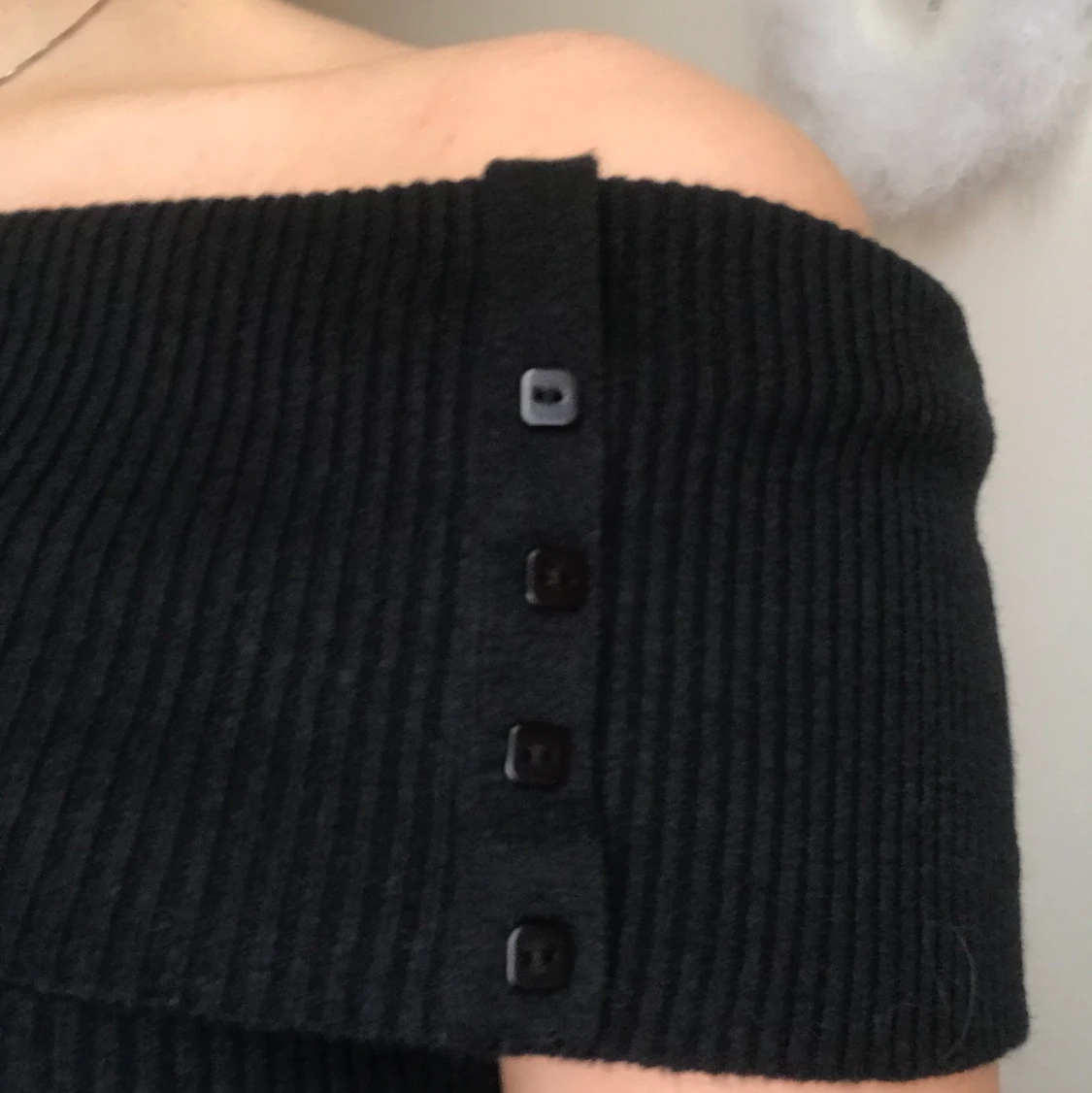 Ribbad offshouldertopp - 90