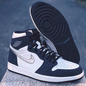 Nike air Jordan 1 high COJP Navy - Helt nya i box. Storlek EU 40. Har kvitto från SNS. Har massa gjorda affärer här på Plick😊