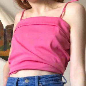  - Fint rosa linne!! Jag har knutigt upp axelbanden för jag tycker de är lite långa  