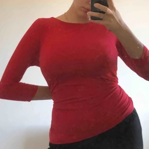  - Röd långärmad tröja från Kappahl! Jätteskön❣️