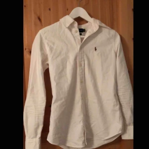  - Skitsnygg nästan oanvänd Ralph Lauren skjorta! 
