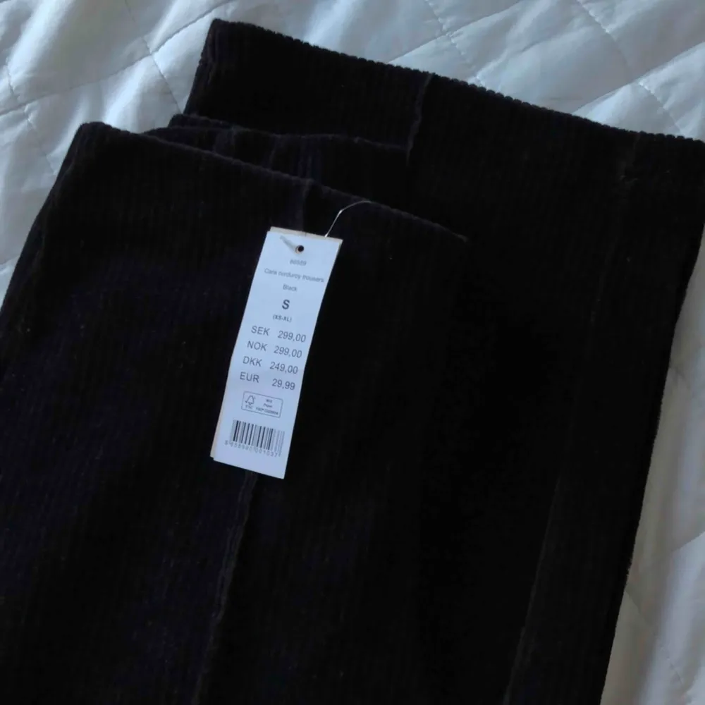 Mjukisbyxor från Gina Tricot, endast testade. Jeans & Byxor.