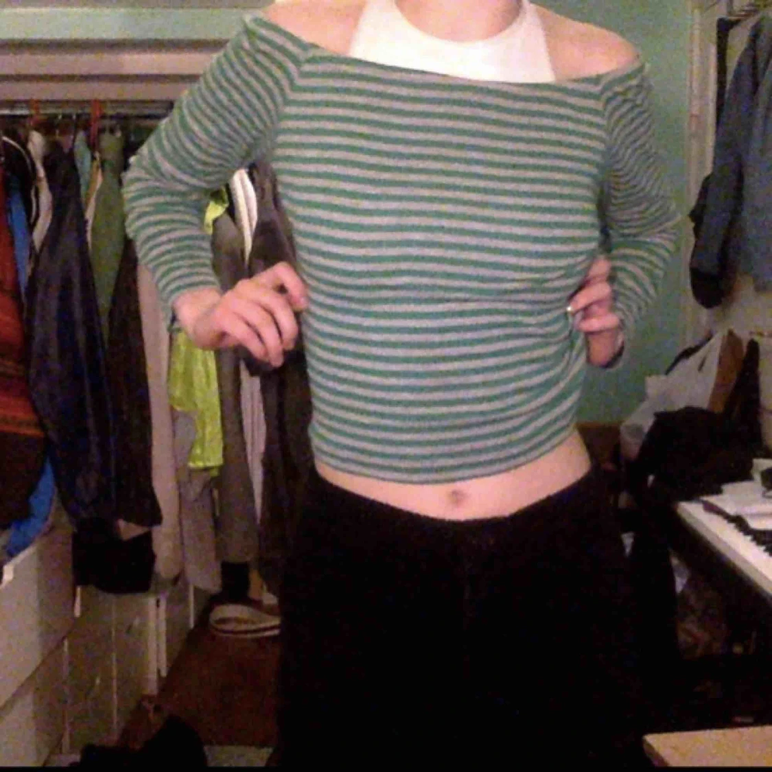 Långärmad, axellös magtröja från beyond retro! - 91