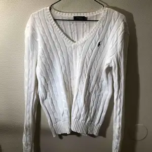 Ralph Laurent tröja i gott skick💜 köpt för 1100kr säljes för 450kr 🌷