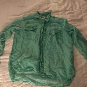  - Saint Tropez skjorta. Super skön på sommaren. Fint skick. 