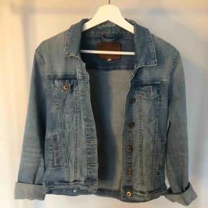  - Jeansjacka från lager 157