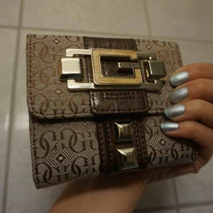 Plånbok - Oanvänd Guess plånbok 🍩