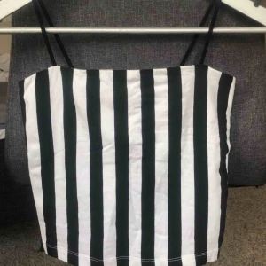  - Fint linne från Gina tricot! Har denna modell på linne och jag älskar dom, så bekväma och enkla. 