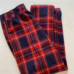  - Kick flare model byxor. Mjuka och sköna att ha på! Modellen är mer som S/M 