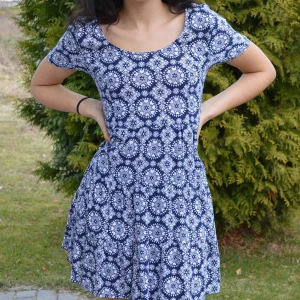  - Supersöt blå sommarklänning! Knappt använd. Fri frakt:)